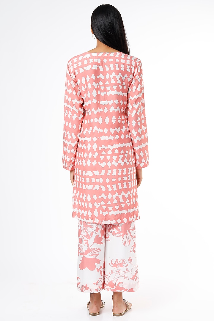 Pink & White Digital Printed Kurta by Koai at Pernia's Pop Up Shop