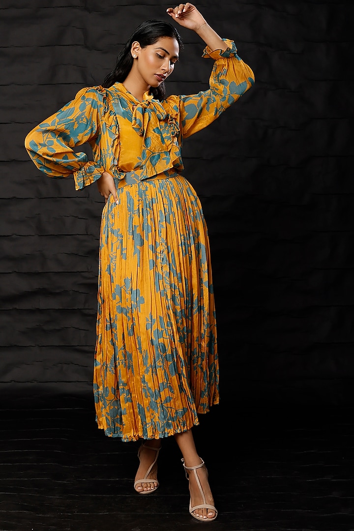 Mustard & Blue Printed Pleated Skirt by Koai