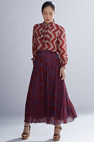 Peach Shirt With Zig Zag Pattern by Koai