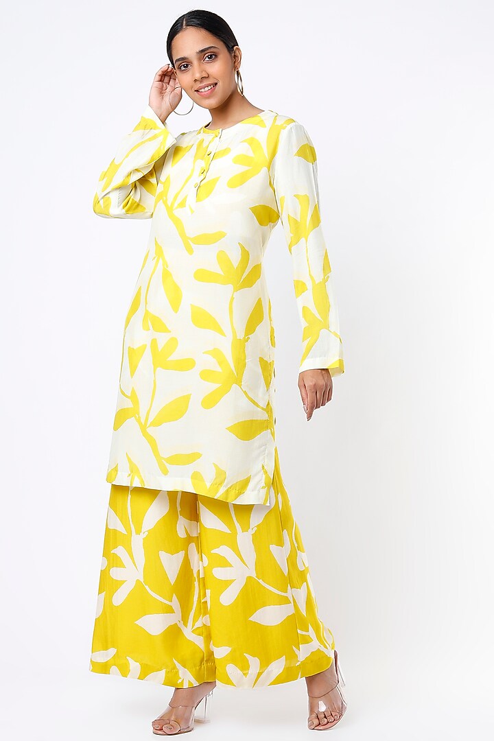 Mustard Floral Printed Kurta by Koai at Pernia's Pop Up Shop