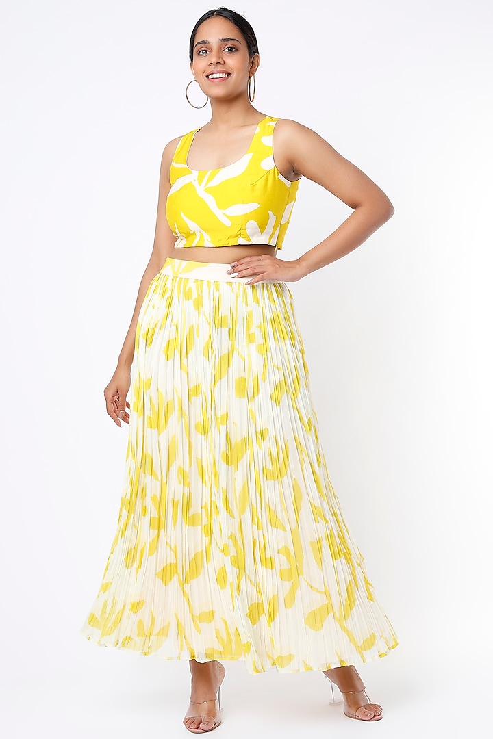 Mustard Floral Printed Skirt by Koai