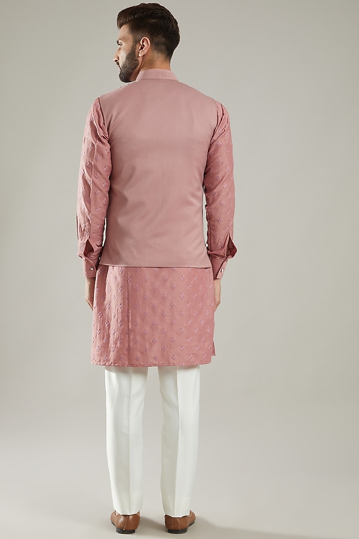 Old Rose Silk Sequins Embroidered Bundi Set by KODEXRAUL at Pernia's Pop Up Shop