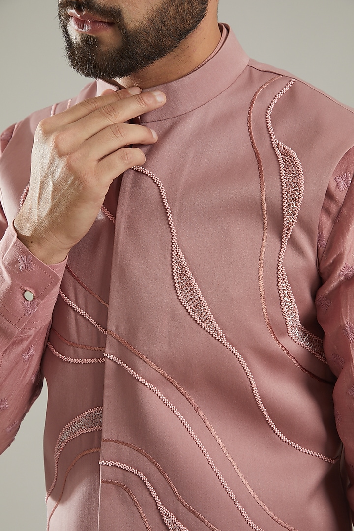 Old Rose Silk Sequins Embroidered Bundi Set by KODEXRAUL at Pernia's Pop Up Shop