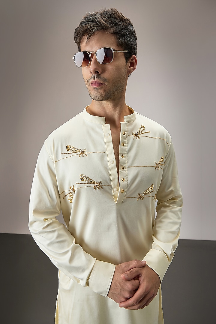Ivory Cotton Hand Embroidered Kurta by Komal Kothari at Pernia's Pop Up Shop
