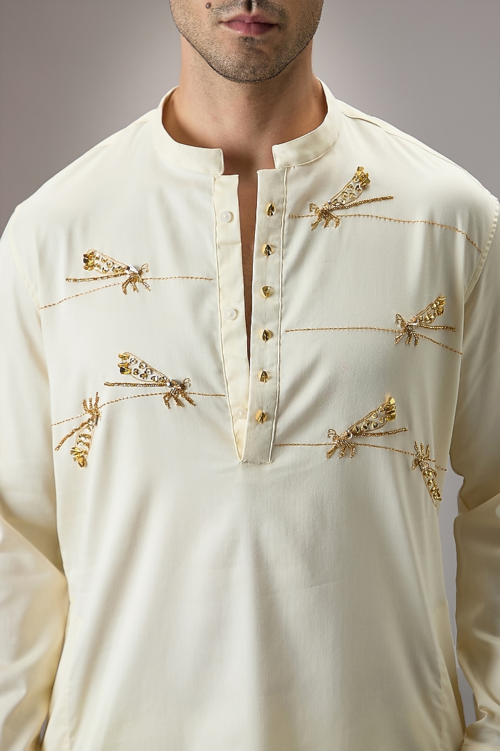 Ivory Cotton Hand Embroidered Kurta by Komal Kothari at Pernia's Pop Up Shop