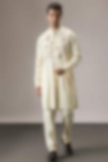 Ivory Cotton Hand Embroidered Kurta by Komal Kothari at Pernia's Pop Up Shop