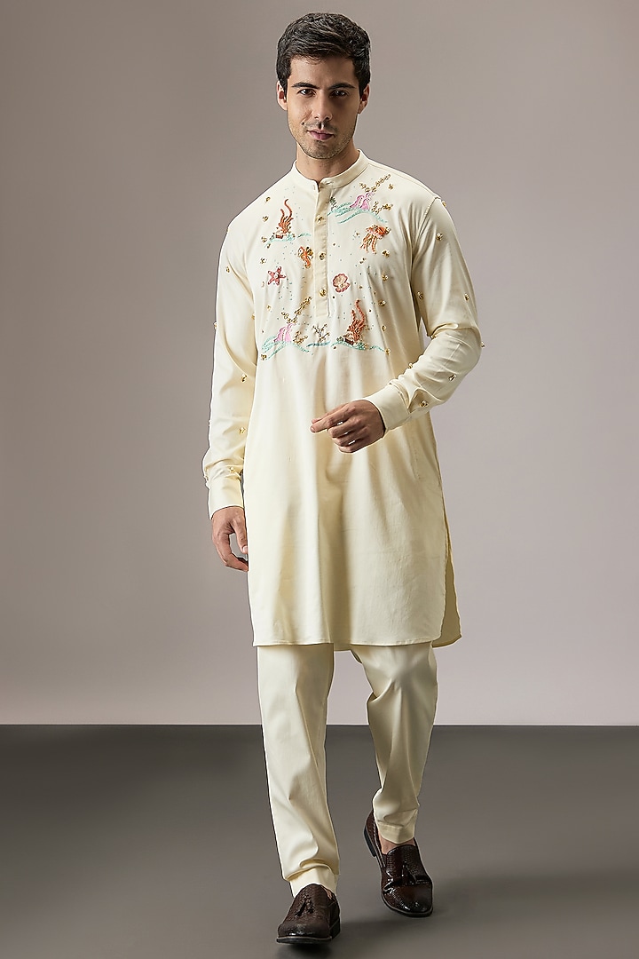 Ivory Cotton Hand Embroidered Kurta by Komal Kothari at Pernia's Pop Up Shop