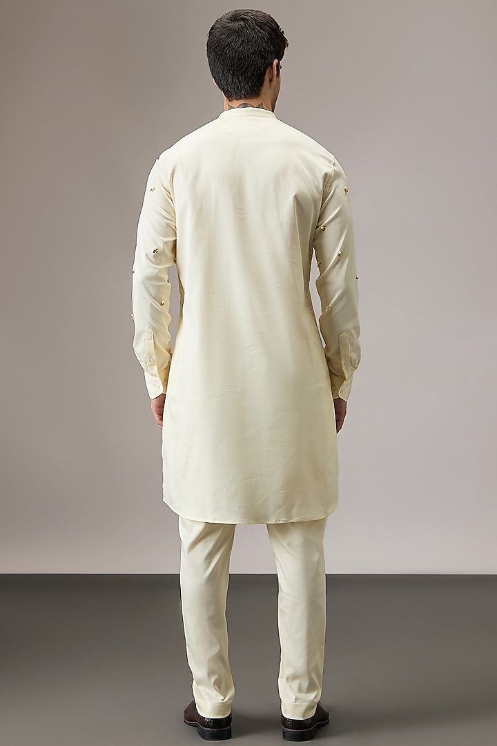 Ivory Cotton Hand Embroidered Kurta by Komal Kothari at Pernia's Pop Up Shop