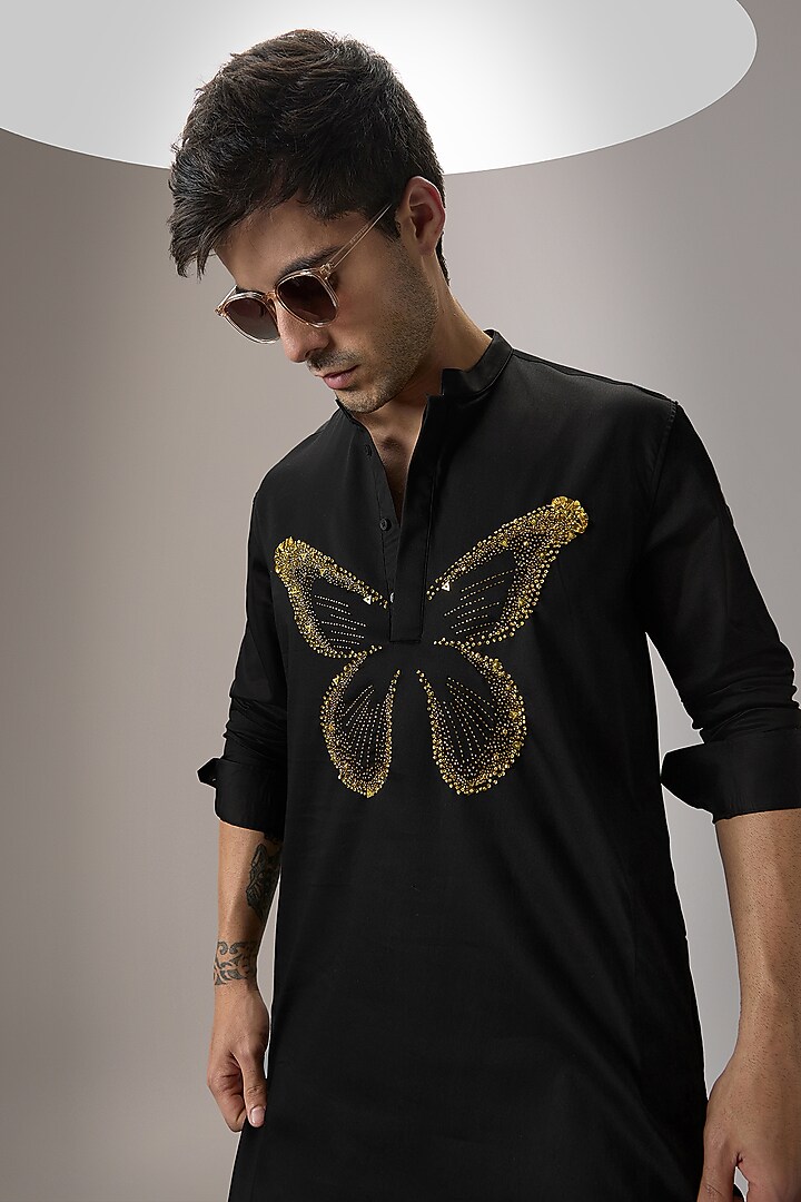Black Cotton Hand Embroidered Kurta by Komal Kothari at Pernia's Pop Up Shop