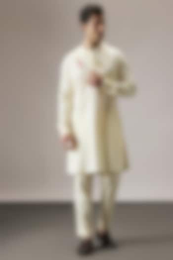 Ivory Cotton Hand Embroidered Kurta by Komal Kothari at Pernia's Pop Up Shop