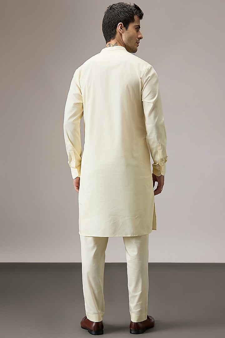 Ivory Cotton Hand Embroidered Kurta by Komal Kothari at Pernia's Pop Up Shop