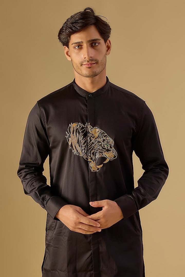 Black Cotton Hand Embroidered Handcrafted Kurta by Komal Kothari at Pernia's Pop Up Shop
