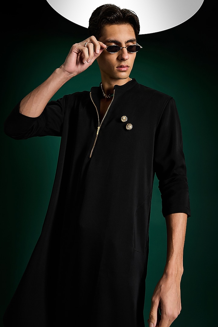 Black Lachka Hand Embroidered Kurta by Komal Kothari at Pernia's Pop Up Shop