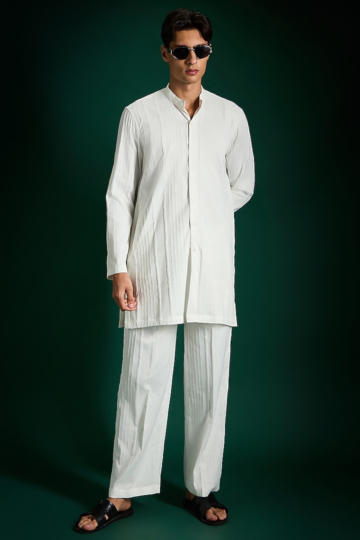 White Cotton Textured Striped Kurta Set by Komal Kothari at Pernia's Pop Up Shop