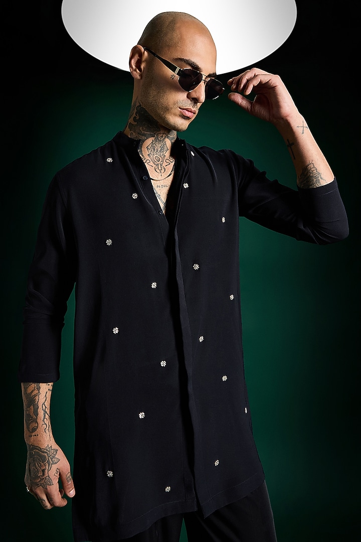 Navy Suiting Hand Embroidered Kurta Set by Komal Kothari at Pernia's Pop Up Shop