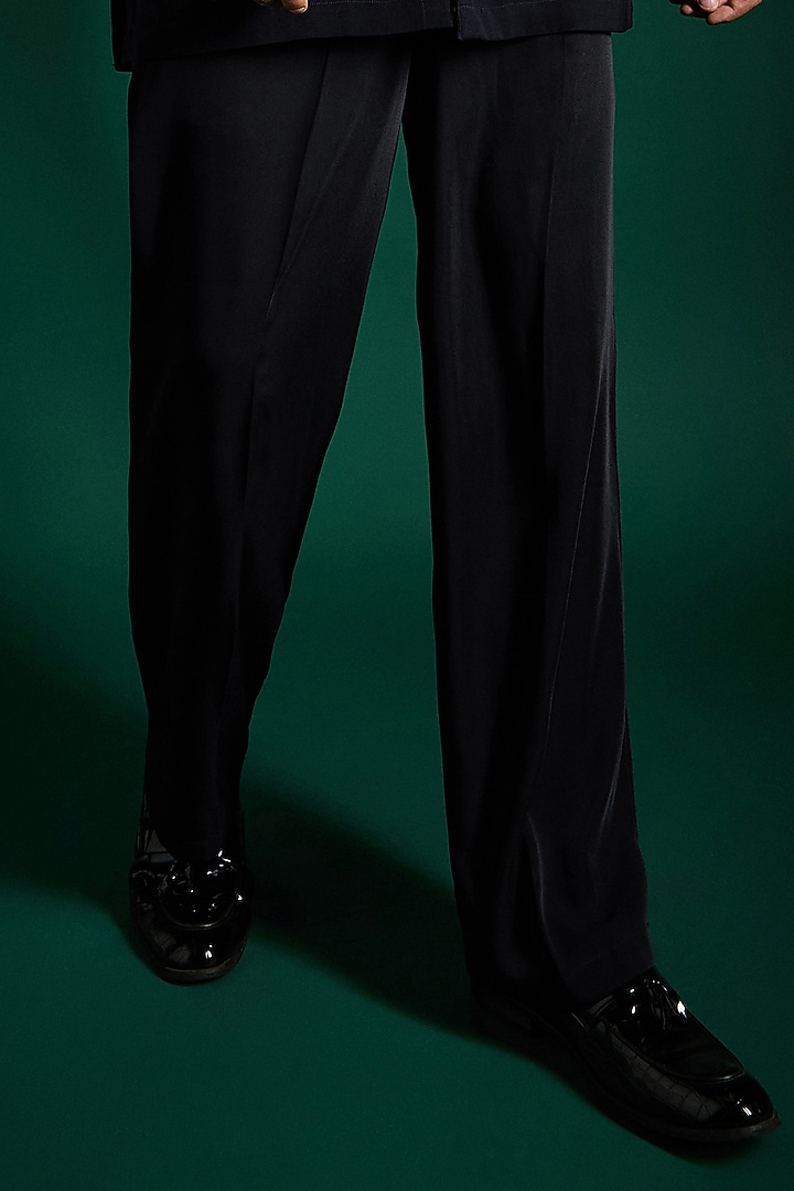 Navy Suiting Hand Embroidered Kurta Set by Komal Kothari at Pernia's Pop Up Shop