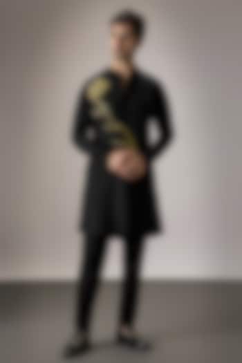 Black Cotton Hand Embroidered Kurta Set by Komal Kothari at Pernia's Pop Up Shop