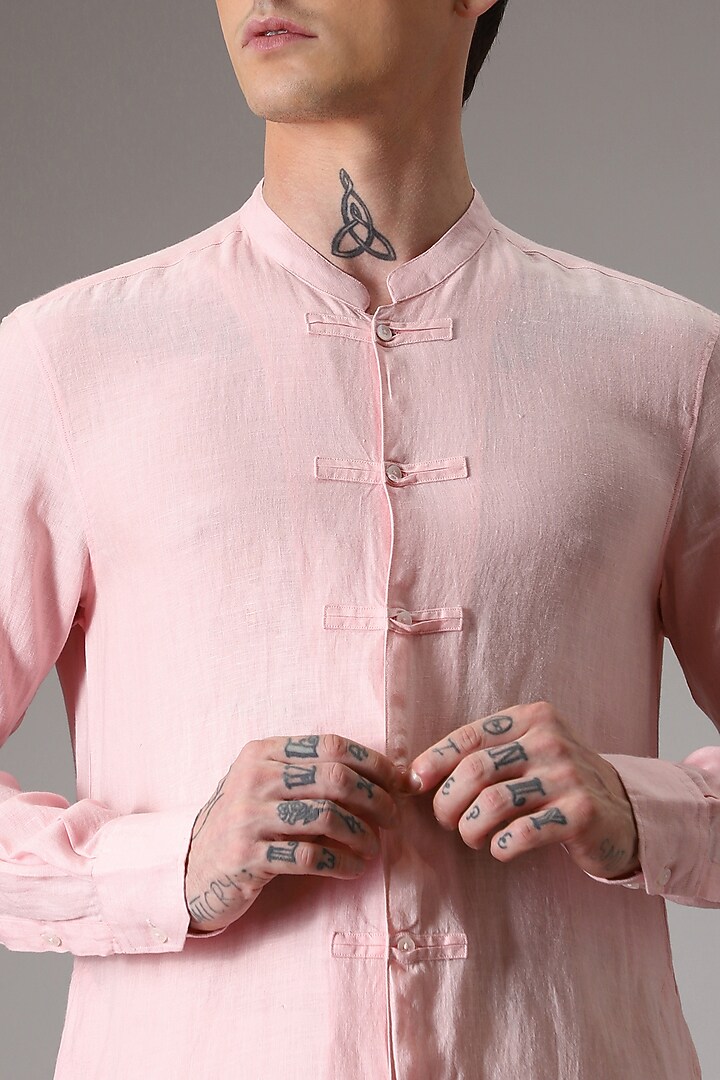 Baby Pink Linen Kurta Set by Komal Kothari at Pernia's Pop Up Shop
