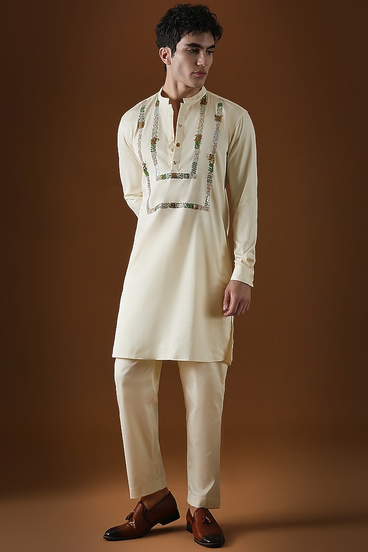 Ivory Cotton Hand Embroidered Kurta Set by Komal Kothari at Pernia's Pop Up Shop