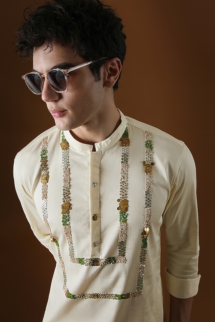 Ivory Cotton Hand Embroidered Kurta Set by Komal Kothari at Pernia's Pop Up Shop