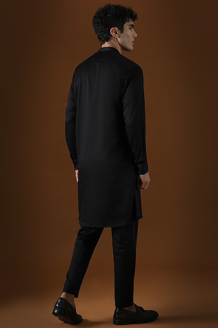 Black Cotton Floral Hand Embroidered Kurta Set by Komal Kothari at Pernia's Pop Up Shop