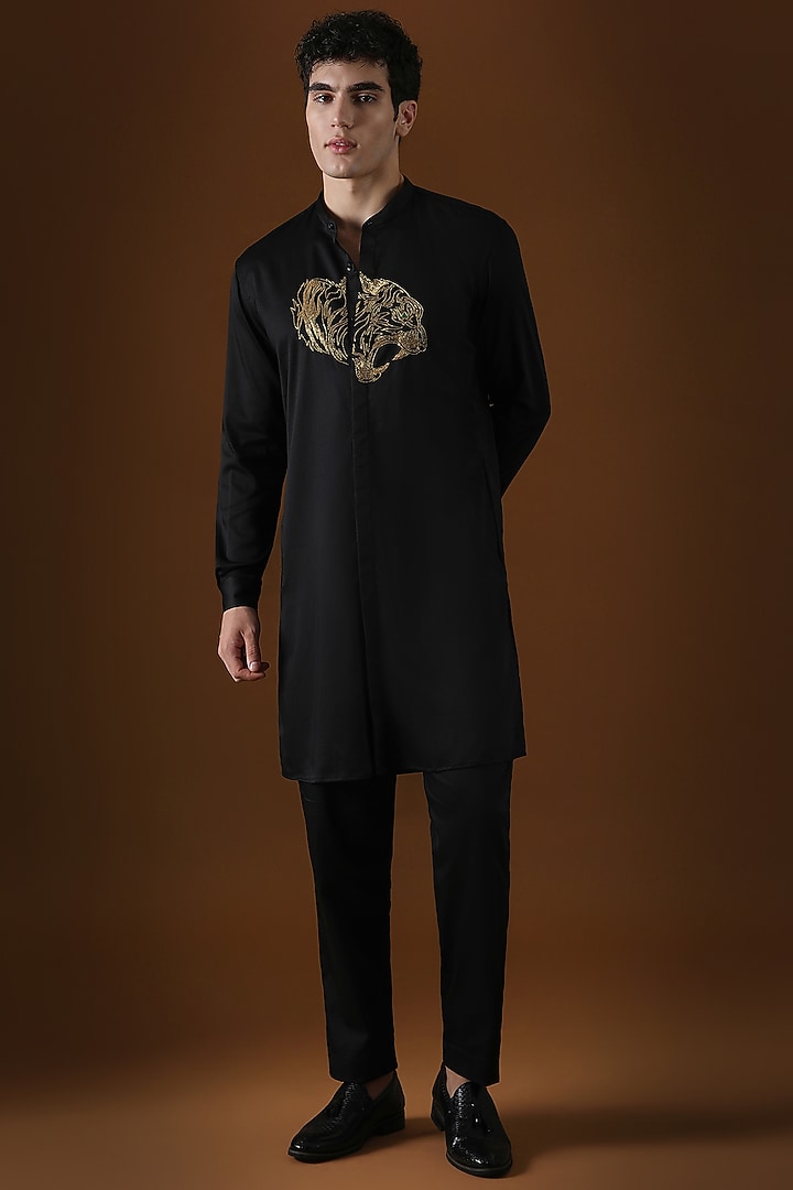 Black Cotton Hand Embroidered Kurta Set by Komal Kothari at Pernia's Pop Up Shop