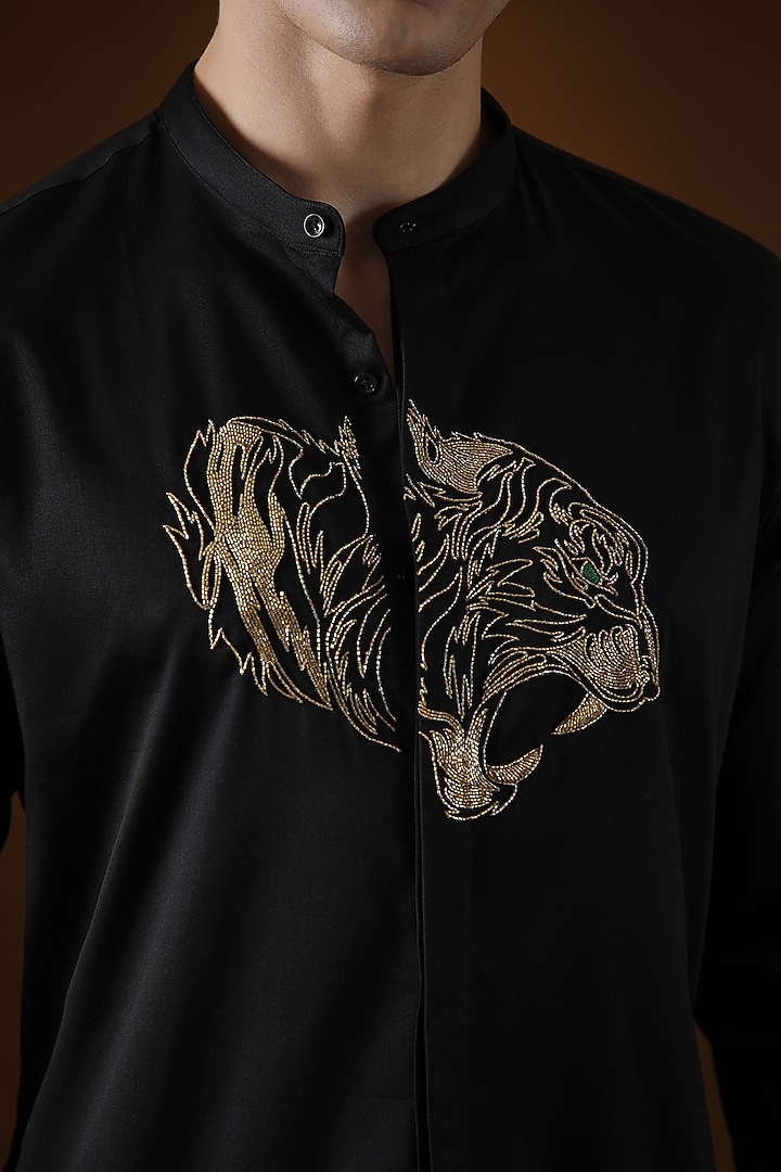 Black Cotton Hand Embroidered Kurta Set by Komal Kothari at Pernia's Pop Up Shop