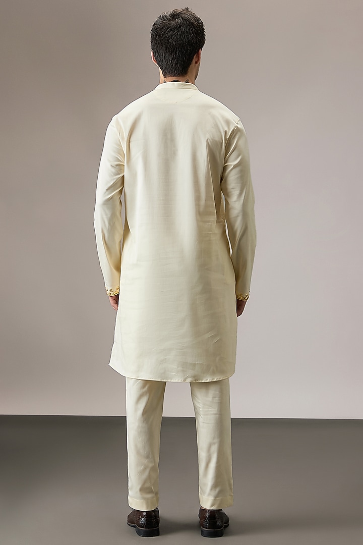 Ivory Cotton Hand Embroidered Kurta Set by Komal Kothari at Pernia's Pop Up Shop