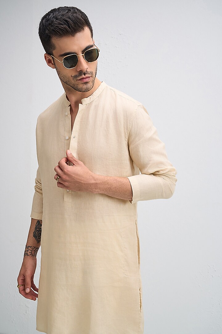Beige Linen Woven Kurta Set by Komal Kothari at Pernia's Pop Up Shop