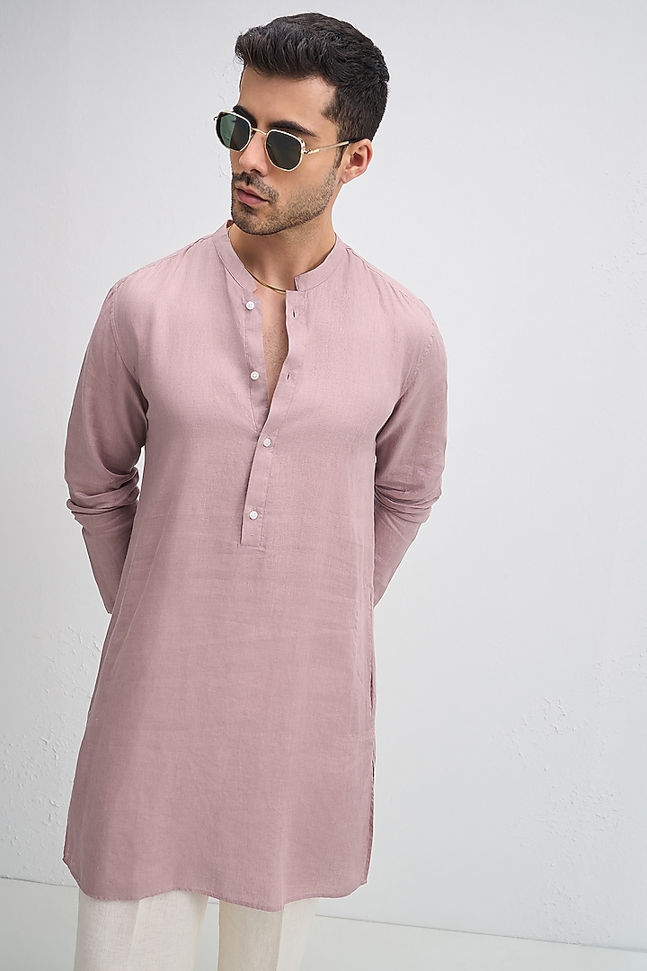 Dusky Pink Linen Woven Kurta by Komal Kothari at Pernia's Pop Up Shop