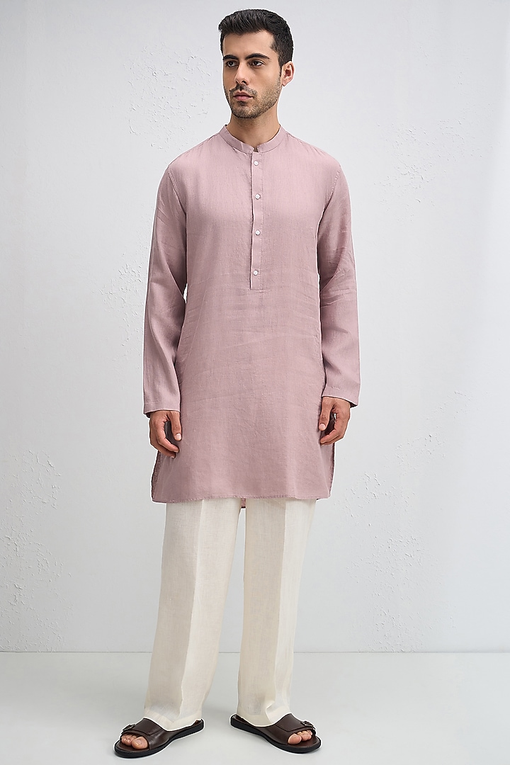Dusky Pink Linen Woven Kurta by Komal Kothari at Pernia's Pop Up Shop