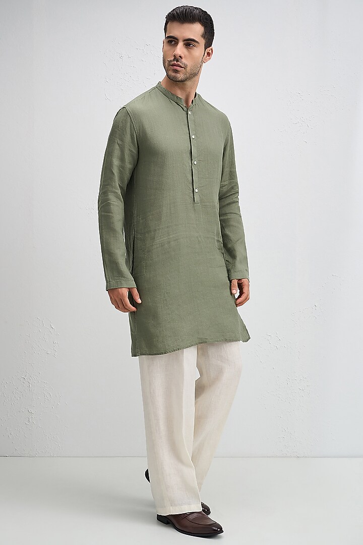 Olive Green Linen Woven Kurta by Komal Kothari at Pernia's Pop Up Shop