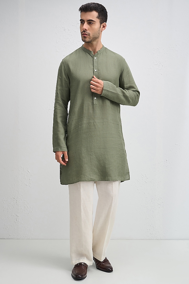 Olive Green Linen Woven Kurta Set by Komal Kothari at Pernia's Pop Up Shop