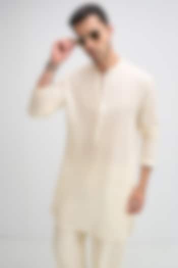 Ivory Linen Woven Kurta by Komal Kothari at Pernia's Pop Up Shop