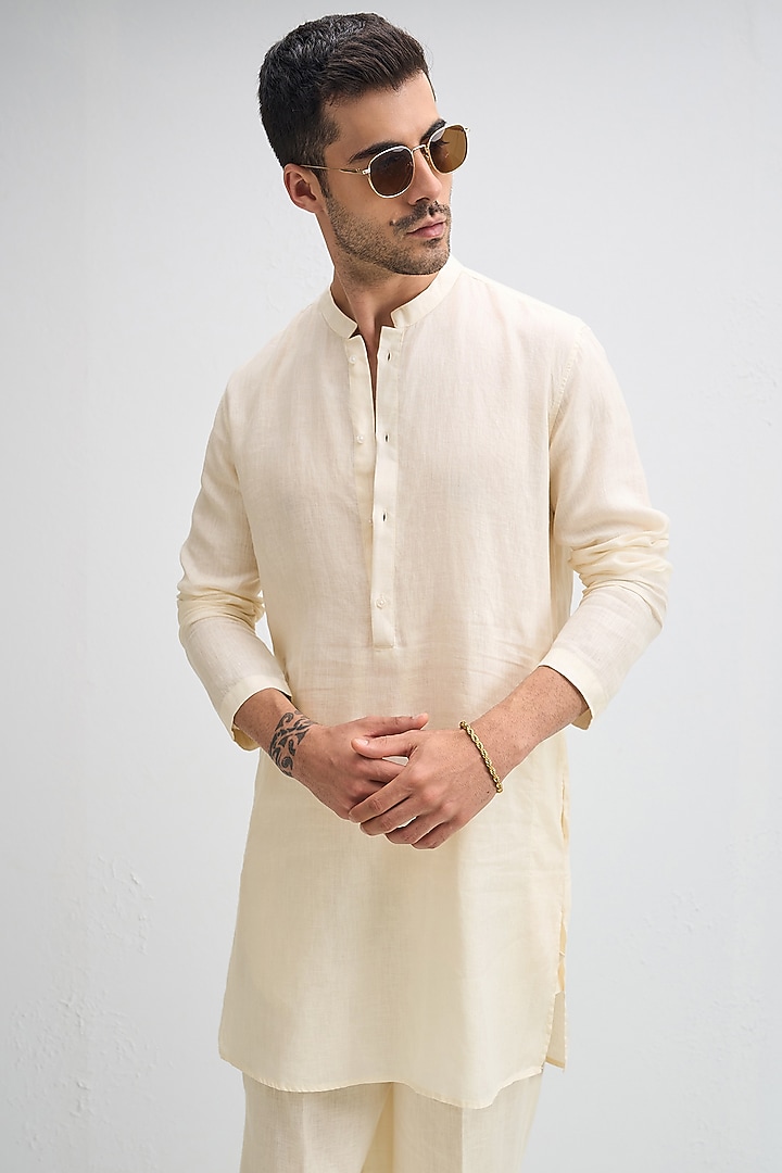 Ivory Linen Woven Kurta Set by Komal Kothari at Pernia's Pop Up Shop