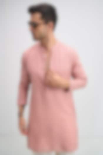 Rose Pink Linen Woven Kurta by Komal Kothari at Pernia's Pop Up Shop