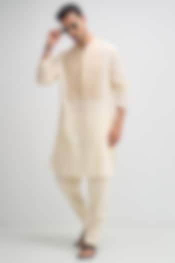 Ivory Linen Woven Kurta Set by Komal Kothari at Pernia's Pop Up Shop