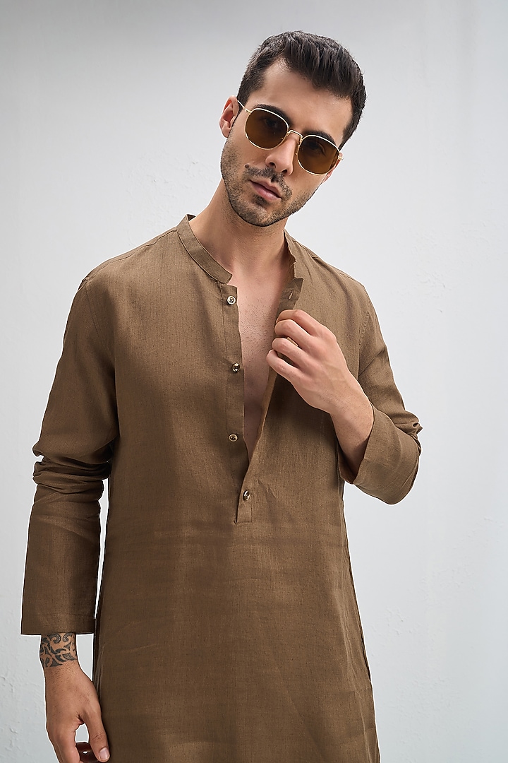 Coco Brown Linen Kurta by Komal Kothari at Pernia's Pop Up Shop