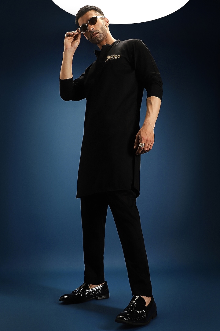 Black Cotton & Satin Hand Embroidered Kurta Set by Komal Kothari at Pernia's Pop Up Shop