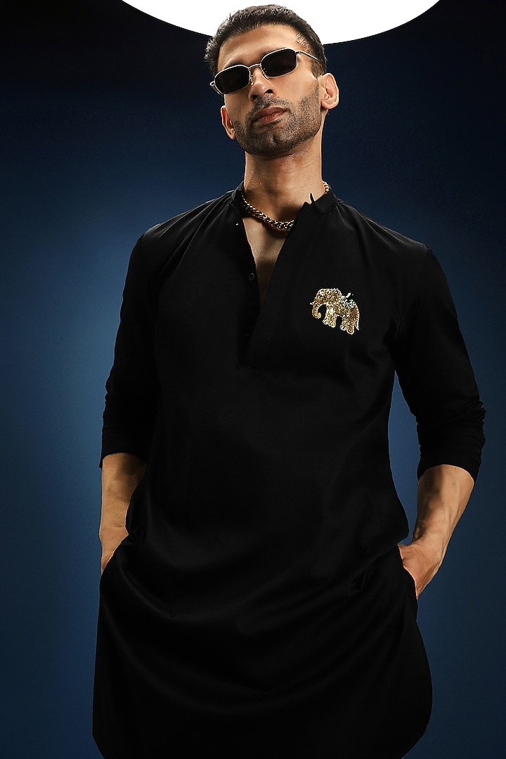Black Cotton & Satin Hand Embroidered Kurta Set by Komal Kothari at Pernia's Pop Up Shop