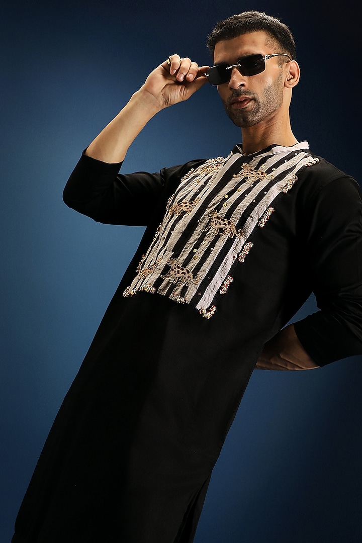 Black Cotton & Satin Hand Embroidered Kurta Set by Komal Kothari at Pernia's Pop Up Shop