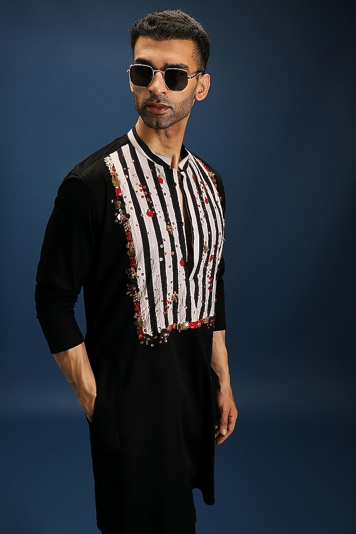 Black Cotton & Satin Hand Embroidered Kurta Set by Komal Kothari at Pernia's Pop Up Shop