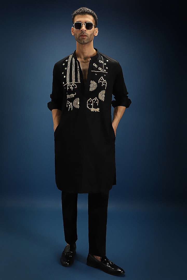 Black Cotton Hand Embroidered Kurta Set by Komal Kothari at Pernia's Pop Up Shop