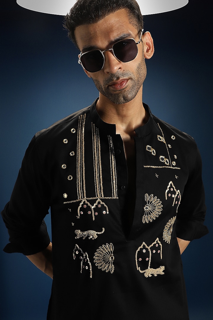 Black Cotton Hand Embroidered Kurta Set by Komal Kothari at Pernia's Pop Up Shop