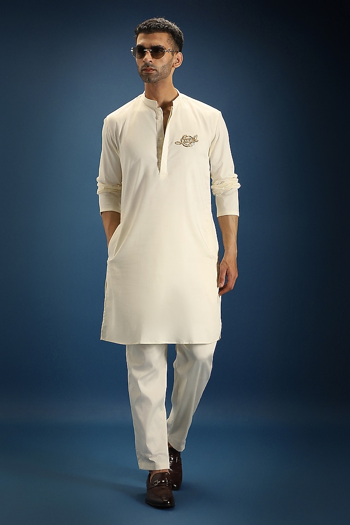Ivory Cotton Rose Hand Embroidered Kurta by Komal Kothari at Pernia's Pop Up Shop