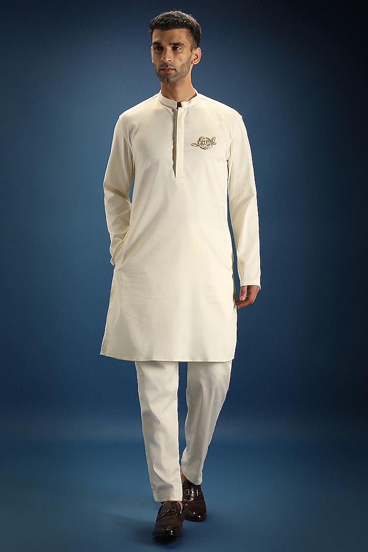 Ivory Cotton Rose Hand Embroidered Kurta Set by Komal Kothari at Pernia's Pop Up Shop
