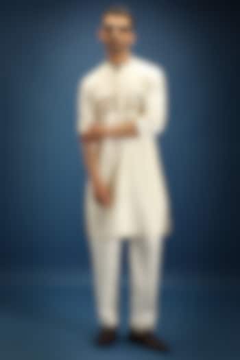 Ivory Cotton Jungle Hand Embroidered Kurta Set by Komal Kothari at Pernia's Pop Up Shop