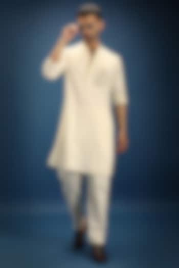 Ivory Cotton Hand Embroidered Kurta Set by Komal Kothari at Pernia's Pop Up Shop