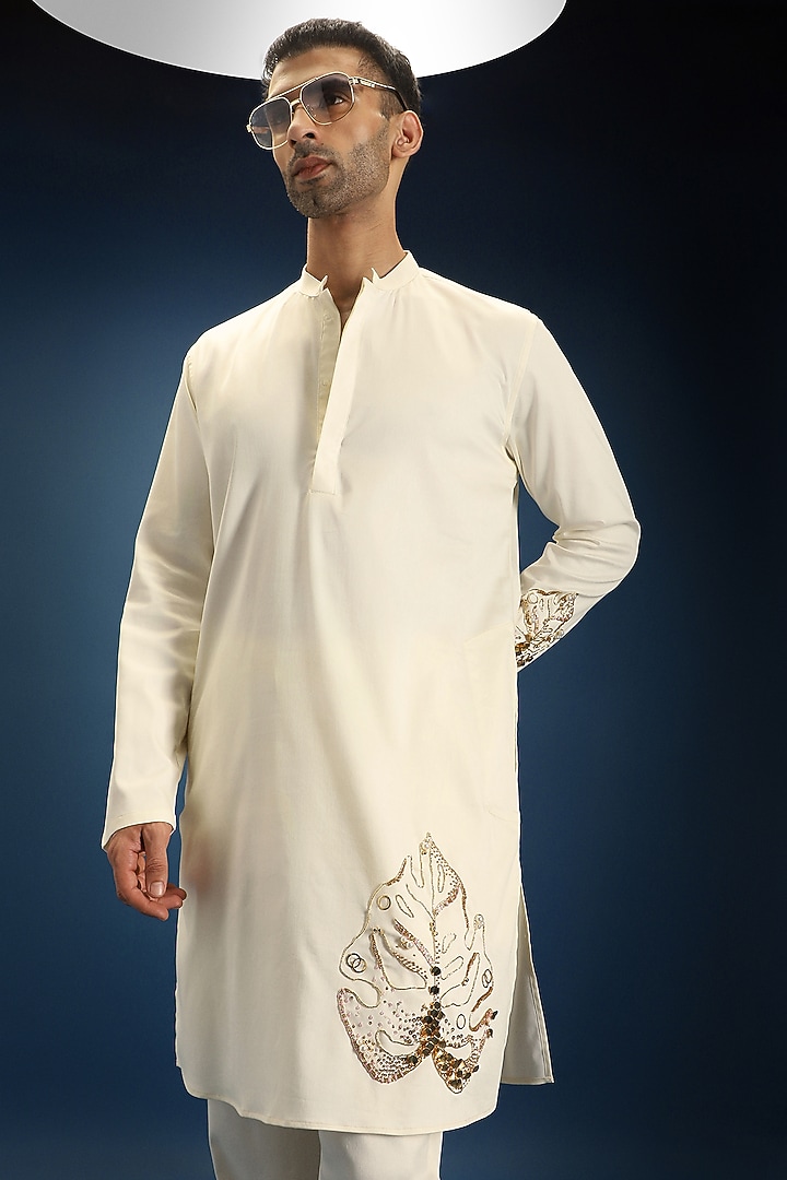 Ivory Cotton Hand Embroidered Kurta by Komal Kothari at Pernia's Pop Up Shop