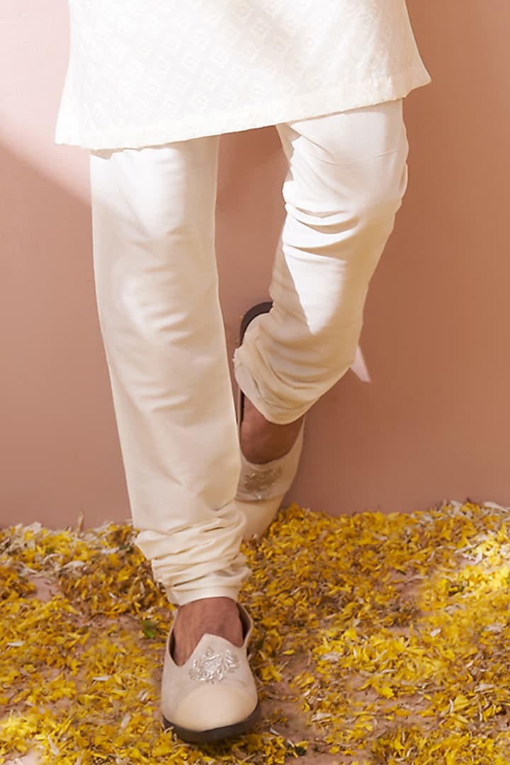 White Chanderi Silk Lucknowi Embroidered Bundi Jacket Set by KORA BY NILESH MITESH at Pernia's Pop Up Shop